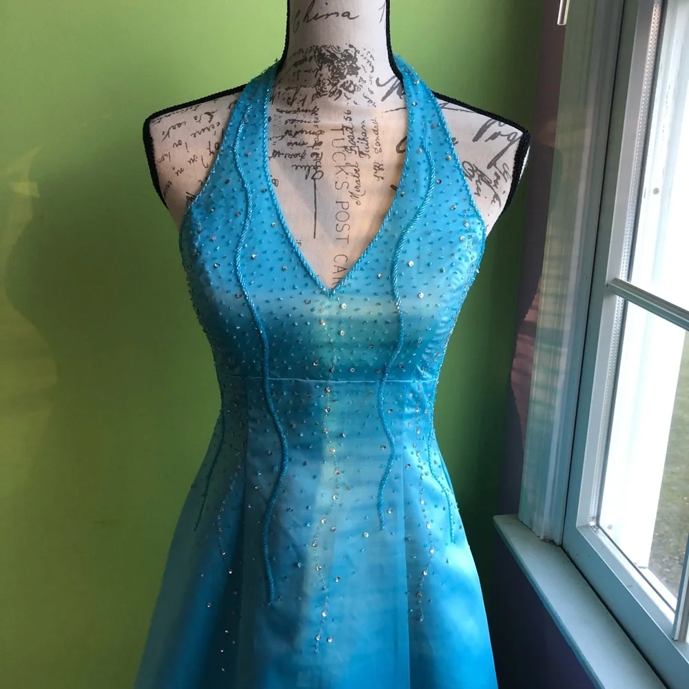 Full length blue formal dress - Picture 3 of 11
